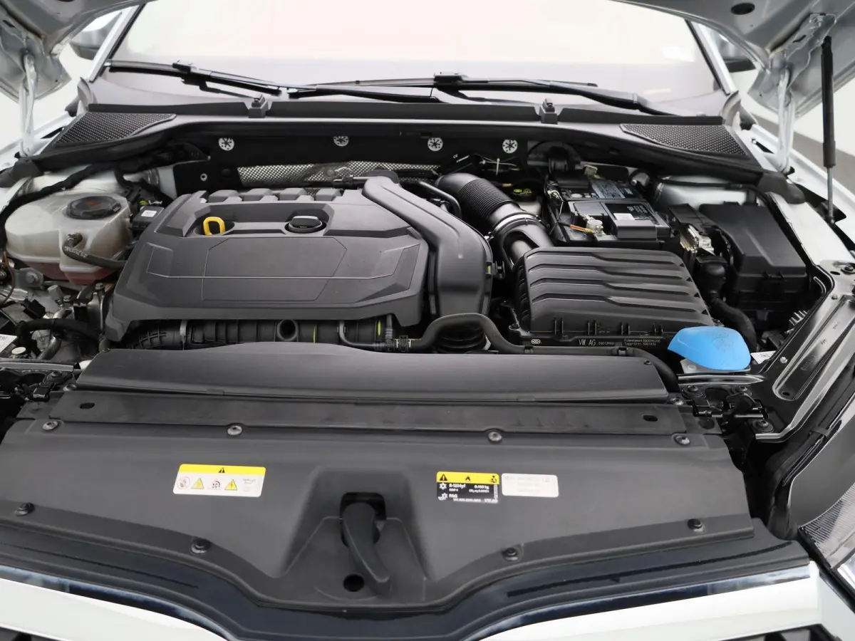 1.5 e-TSI Business Edition | Automaat | Panoramadak | Trekhaak | Virtual cockpit | Stoel verwarming | Navigatie | Apple CarPlay / Android Auto | Lichtmetalen velgen | Parkeersensoren | Keyle