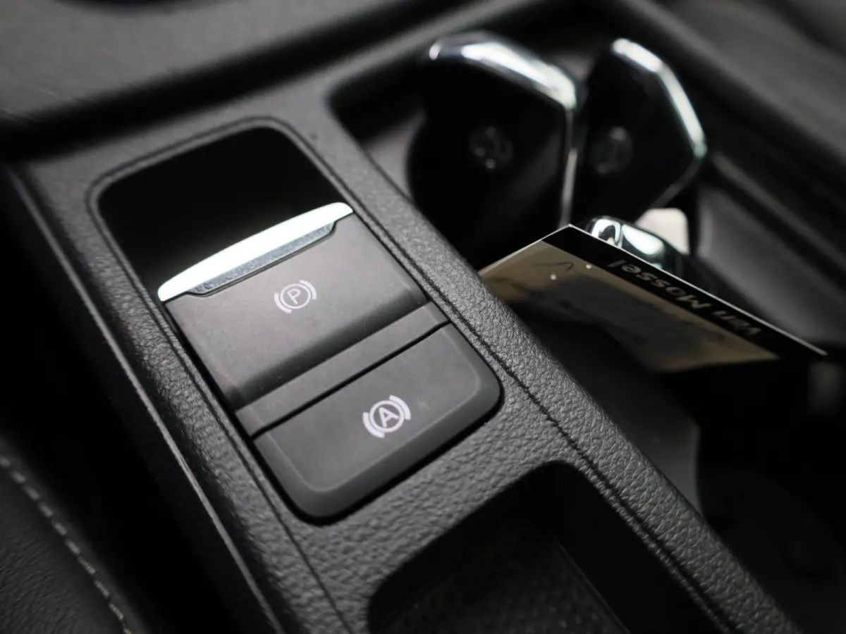 1.5 e-TSI Business Edition | Automaat | Panoramadak | Trekhaak | Virtual cockpit | Stoel verwarming | Navigatie | Apple CarPlay / Android Auto | Lichtmetalen velgen | Parkeersensoren | Keyle