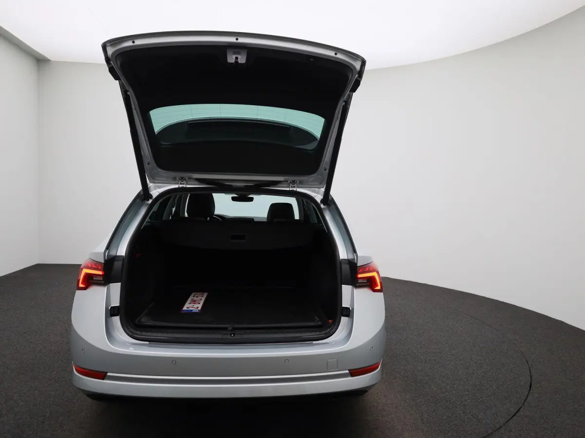 1.5 e-TSI Business Edition | Automaat | Panoramadak | Trekhaak | Virtual cockpit | Stoel verwarming | Navigatie | Apple CarPlay / Android Auto | Lichtmetalen velgen | Parkeersensoren | Keyle