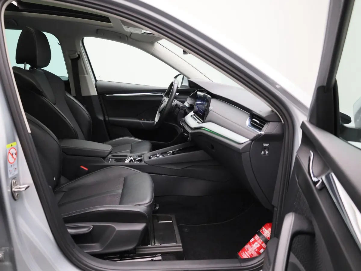 1.5 e-TSI Business Edition | Automaat | Panoramadak | Trekhaak | Virtual cockpit | Stoel verwarming | Navigatie | Apple CarPlay / Android Auto | Lichtmetalen velgen | Parkeersensoren | Keyle