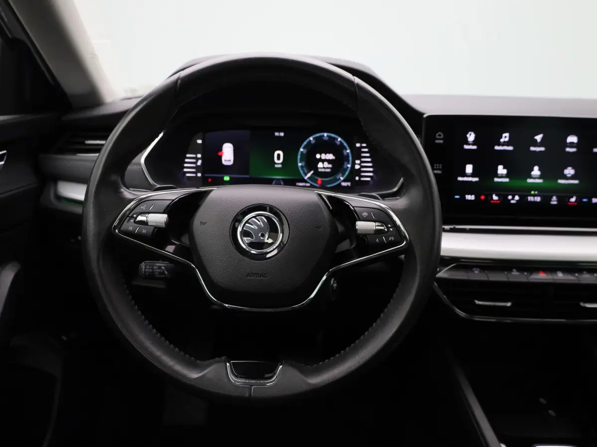 1.5 e-TSI Business Edition | Automaat | Panoramadak | Trekhaak | Virtual cockpit | Stoel verwarming | Navigatie | Apple CarPlay / Android Auto | Lichtmetalen velgen | Parkeersensoren | Keyle