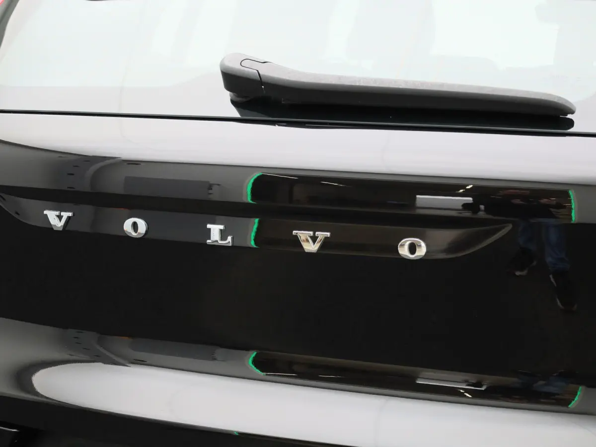 Core | Automaat | Apple Carplay / Android Auto | Virtual Cockpit | Achteruitrijcamera | Climate Control | Cruise Control | Bluetooth | Lichtmetalen Velgen |