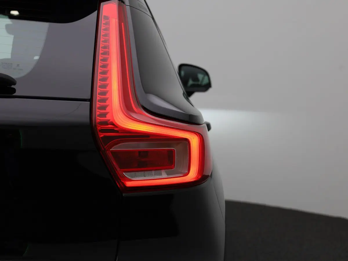 Core | Automaat | Apple Carplay / Android Auto | Virtual Cockpit | Achteruitrijcamera | Climate Control | Cruise Control | Bluetooth | Lichtmetalen Velgen |