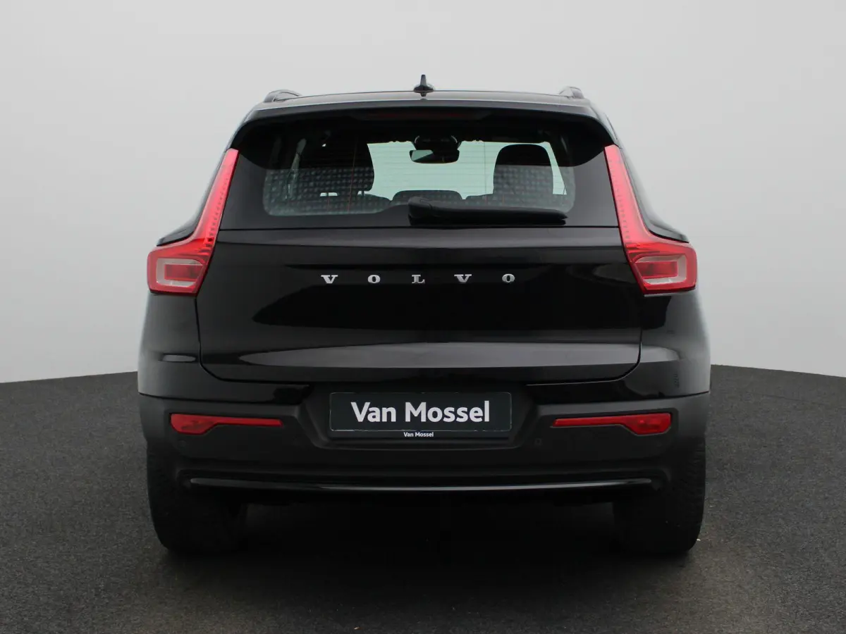 Core | Automaat | Apple Carplay / Android Auto | Virtual Cockpit | Achteruitrijcamera | Climate Control | Cruise Control | Bluetooth | Lichtmetalen Velgen |