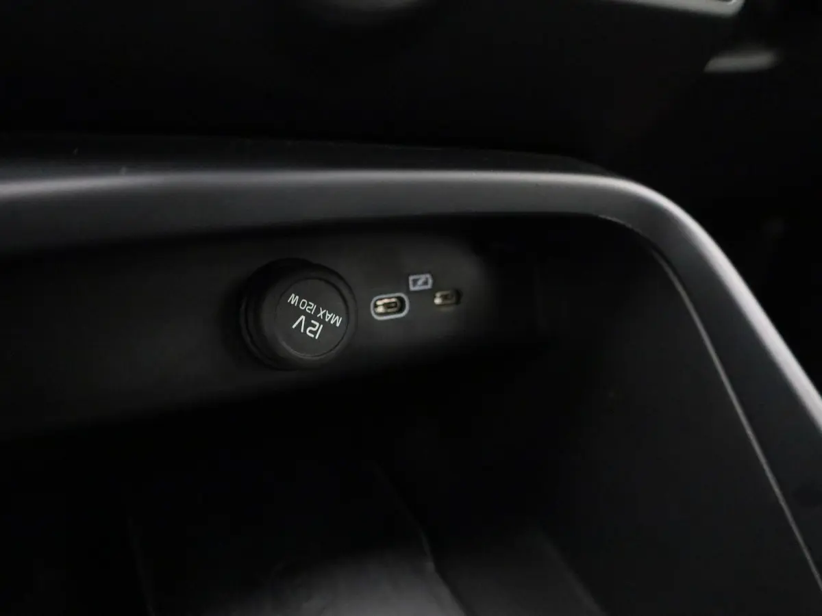Core | Automaat | Apple Carplay / Android Auto | Virtual Cockpit | Achteruitrijcamera | Climate Control | Cruise Control | Bluetooth | Lichtmetalen Velgen |