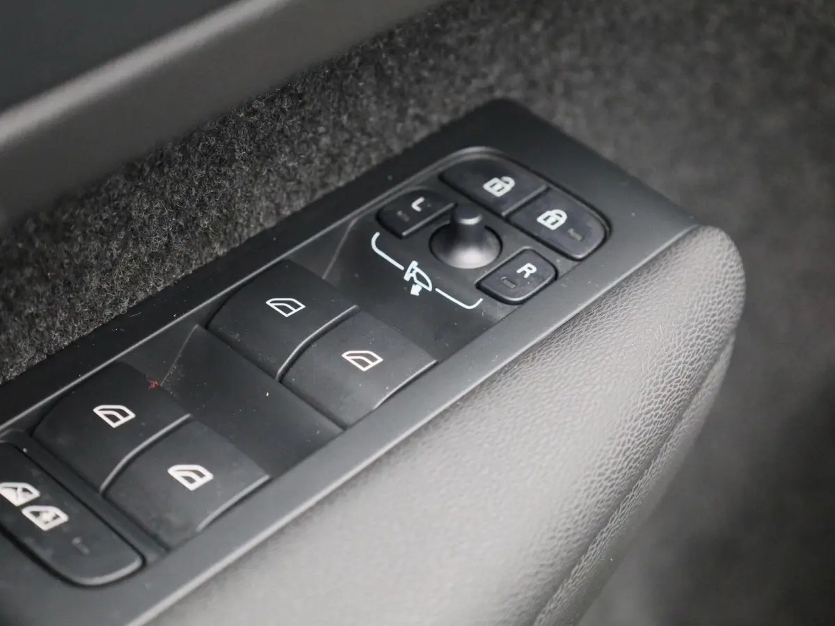 Core | Automaat | Apple Carplay / Android Auto | Virtual Cockpit | Achteruitrijcamera | Climate Control | Cruise Control | Bluetooth | Lichtmetalen Velgen |