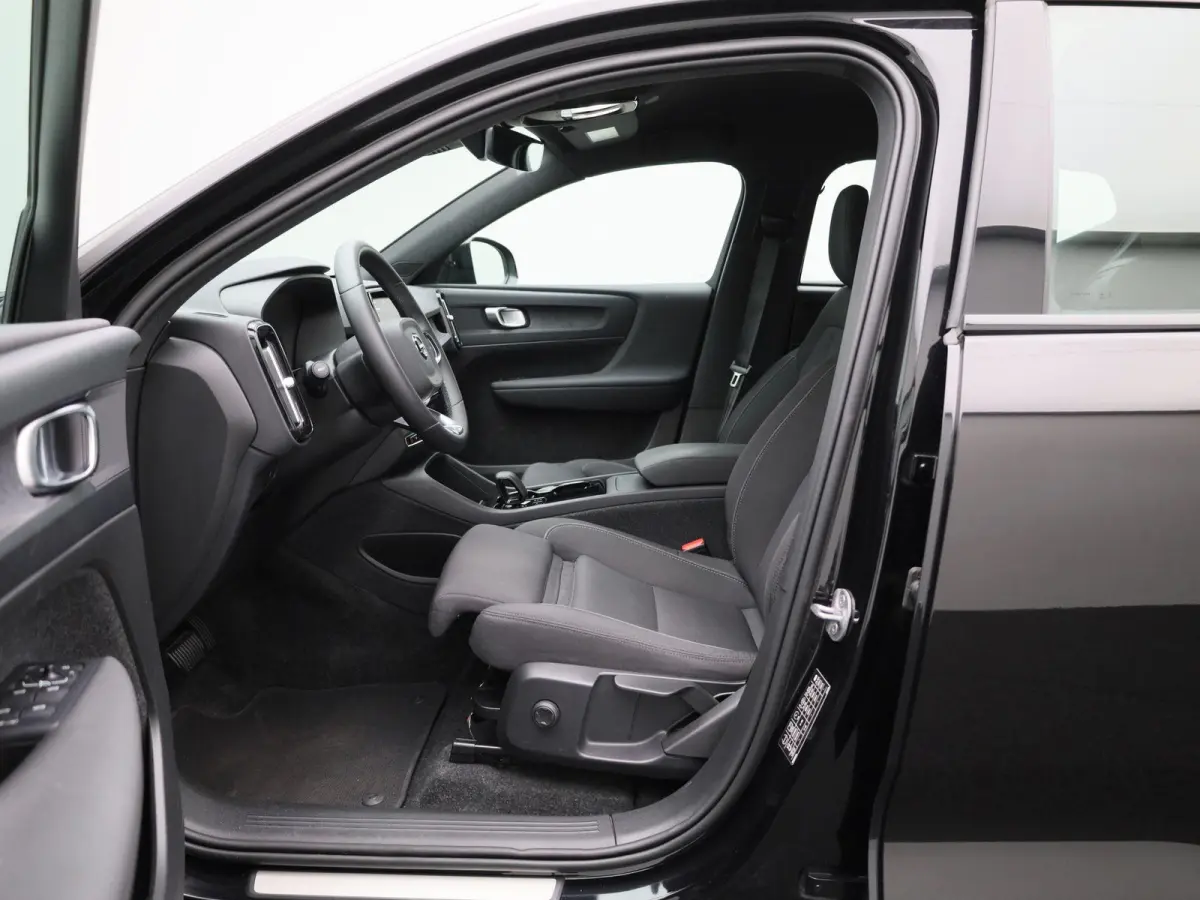 Core | Automaat | Apple Carplay / Android Auto | Virtual Cockpit | Achteruitrijcamera | Climate Control | Cruise Control | Bluetooth | Lichtmetalen Velgen |