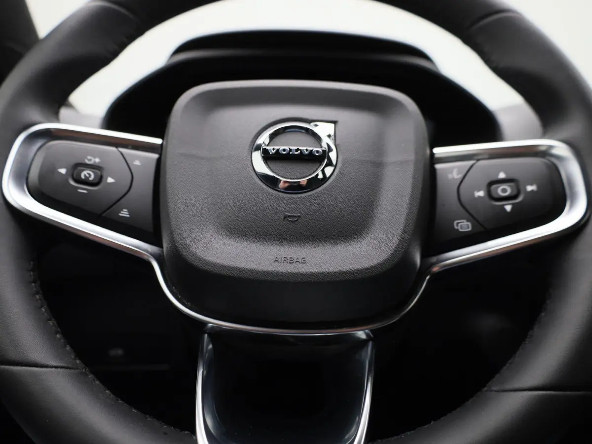 Core | Automaat | Apple Carplay / Android Auto | Virtual Cockpit | Achteruitrijcamera | Climate Control | Cruise Control | Bluetooth | Lichtmetalen Velgen |
