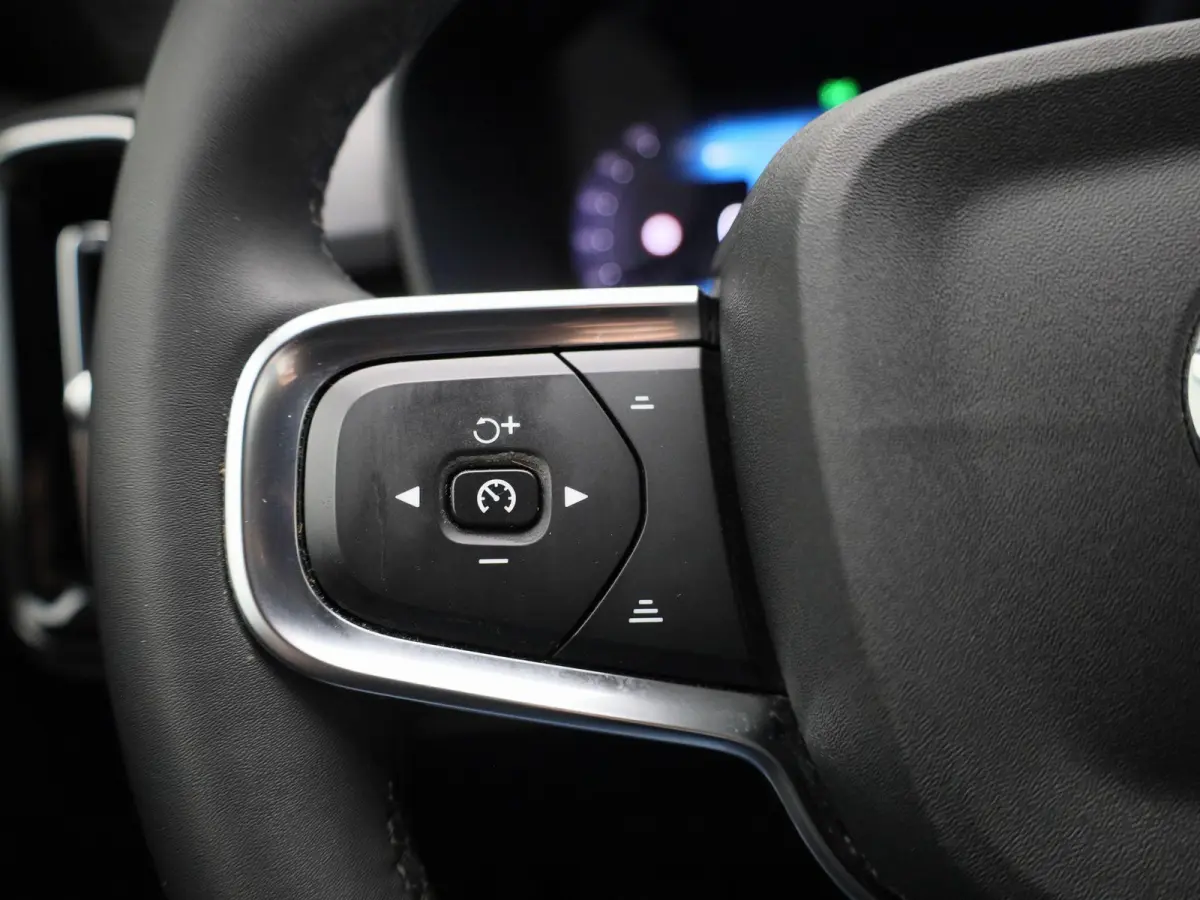 Core | Automaat | Apple Carplay / Android Auto | Virtual Cockpit | Achteruitrijcamera | Climate Control | Cruise Control | Bluetooth | Lichtmetalen Velgen |