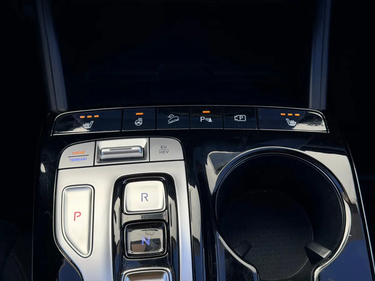1.6 T-GDI PHEV Comfort Smart 4WD / Stoelverwarming / Stuurverwarming / Achteruitrijcamera / Parkeersensoren Voor + Achter / Navigatie / Apple Carplay & Android Auto / | Achteruitrijcamera | 