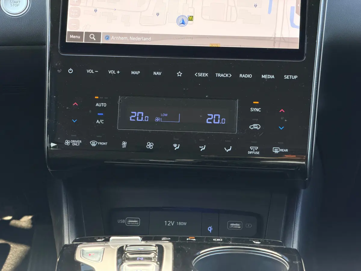 1.6 T-GDI PHEV Comfort Smart 4WD / Stoelverwarming / Stuurverwarming / Achteruitrijcamera / Parkeersensoren Voor + Achter / Navigatie / Apple Carplay & Android Auto / | Achteruitrijcamera | 