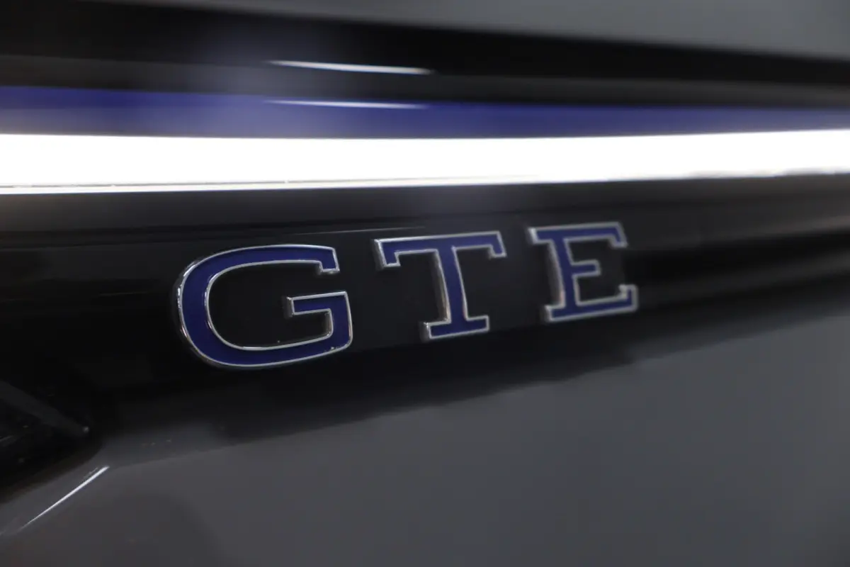 GTE 18”|IQLIGHT|AUT7|MultiMedia