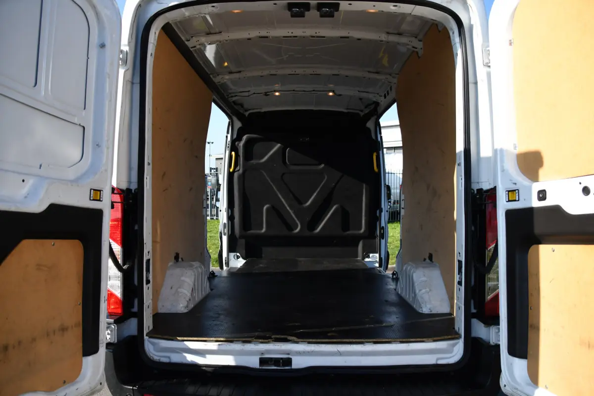 350 2.0 TDCI L3H2 RWD PB Edition Camera, Cruise, 2 x Schuifdeur, Airco, 130pk, Radio, Uniek!