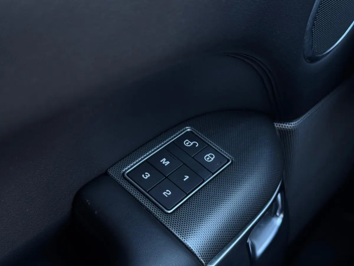 3.0 SDV6 HSE Dynamic M18 PANO|LEDER|VIRTUAL|XENON