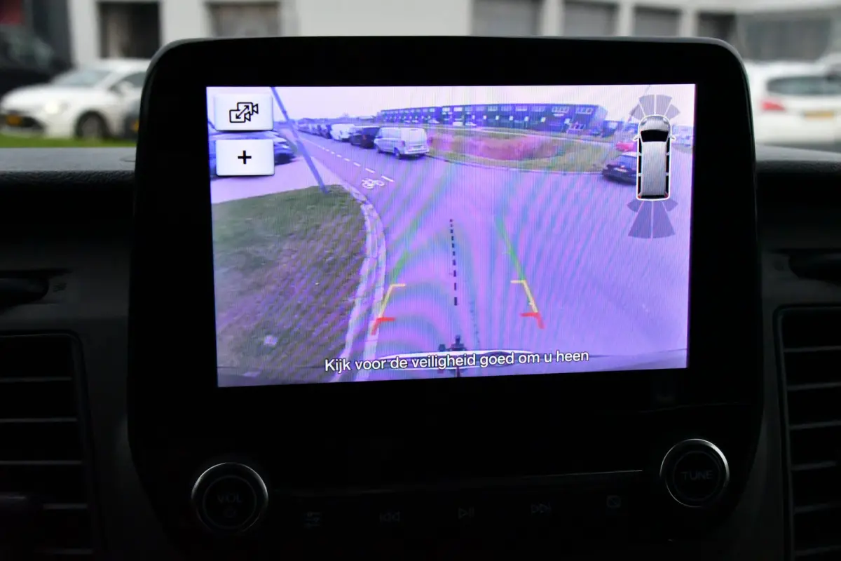 350 2.0 TDCI L3H2 Black Edition Camera, Cruise, Caplay, Automaat, 130PK, Trekhaak, Multimedia, Sensoren, UNIEK!