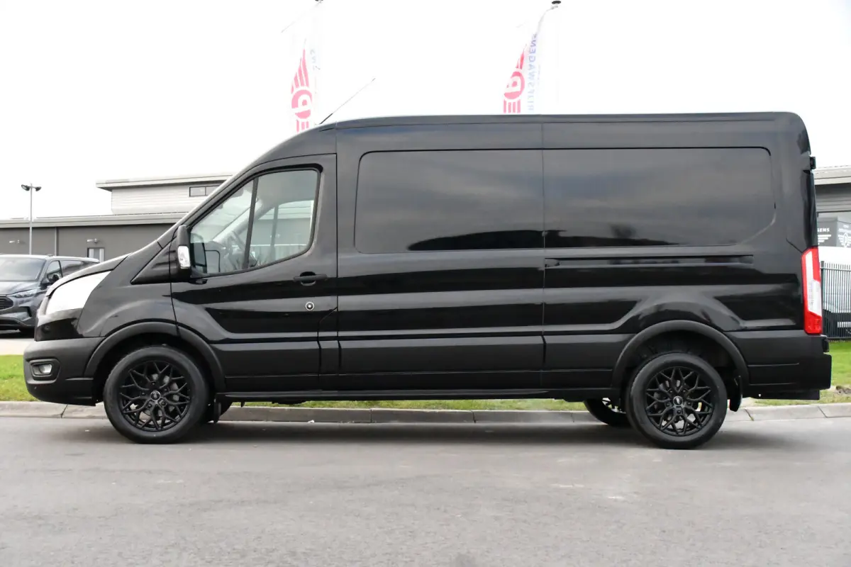 350 2.0 TDCI L3H2 Black Edition Camera, Cruise, Caplay, Automaat, 130PK, Trekhaak, Multimedia, Sensoren, UNIEK!