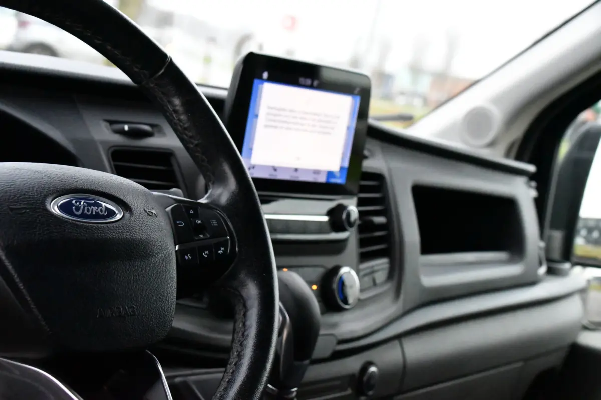 350 2.0 TDCI L3H2 Black Edition Camera, Cruise, Caplay, Automaat, 130PK, Trekhaak, Multimedia, Sensoren, UNIEK!