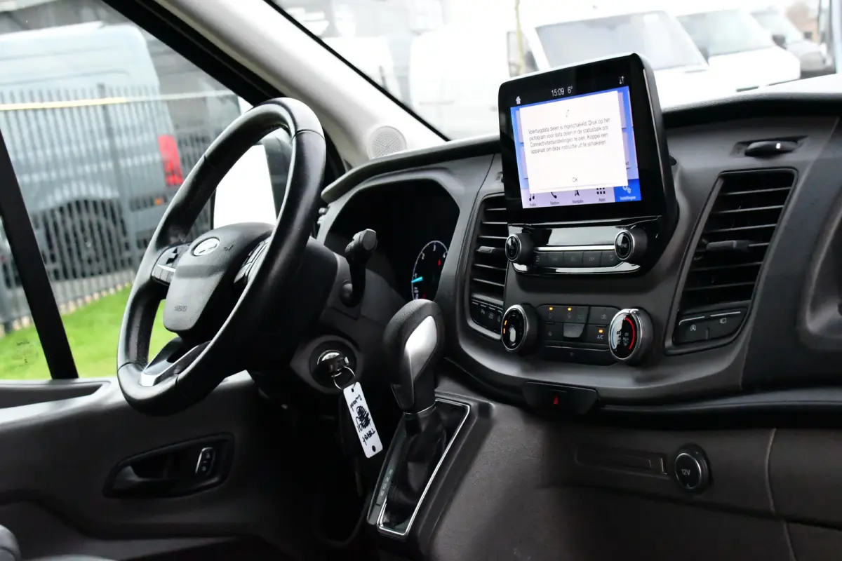 350 2.0 TDCI L3H2 Black Edition Camera, Cruise, Caplay, Automaat, 130PK, Trekhaak, Multimedia, Sensoren, UNIEK!