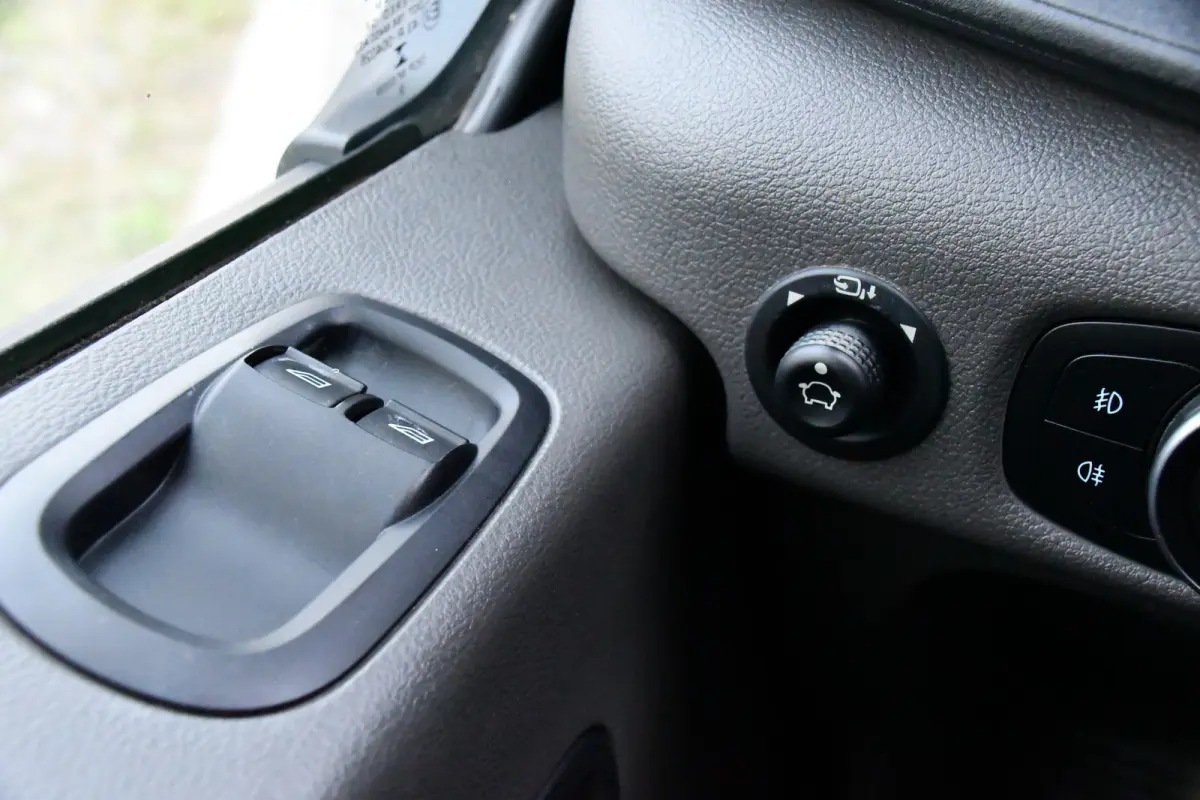 350 2.0 TDCI L3H2 Black Edition Camera, Cruise, Caplay, Automaat, 130PK, Trekhaak, Multimedia, Sensoren, UNIEK!