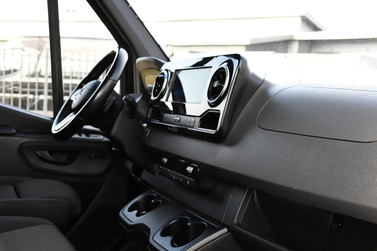 317 1.9 CDI L2H2 Black Edition RWD Cruise, Camera,10.5'' Multimedia, Carplay, LED, Standkachel, Multimedia, 170pk, Automaat, UNIEK!