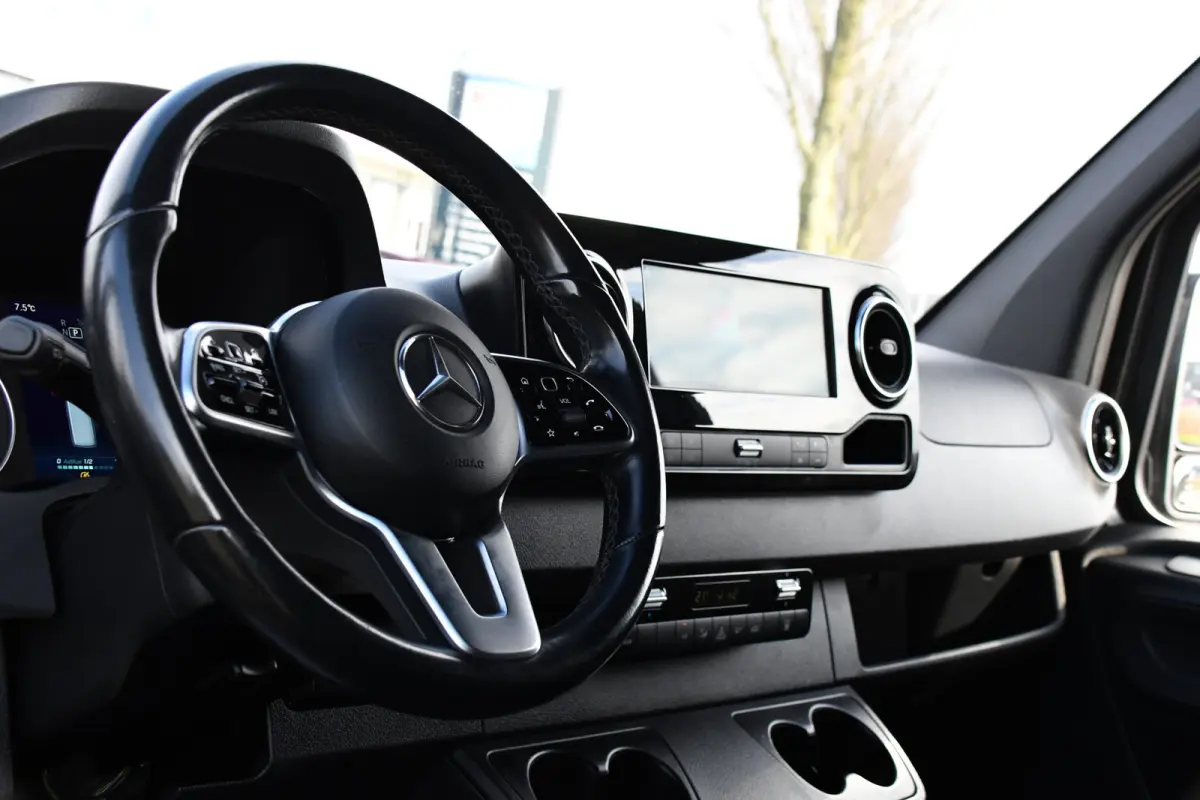 317 1.9 CDI L2H2 Black Edition RWD Cruise, Camera,10.5'' Multimedia, Carplay, LED, Standkachel, Multimedia, 170pk, Automaat, UNIEK!