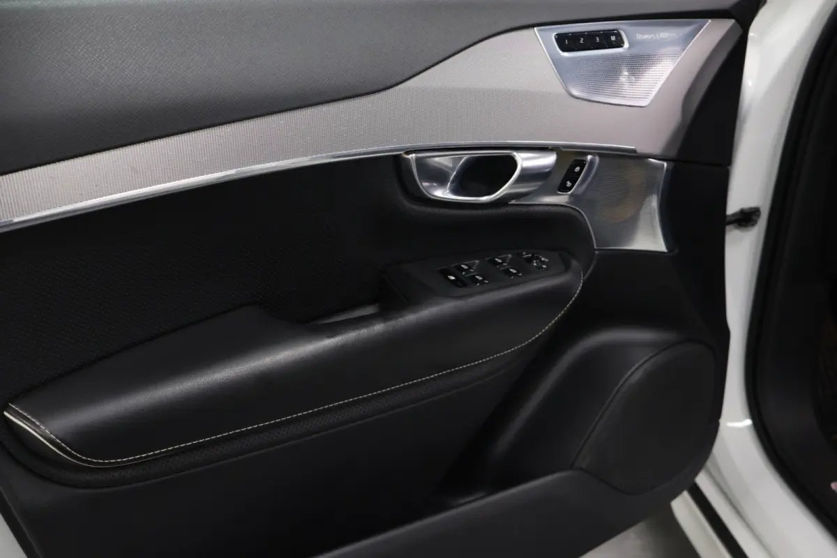 2.0 T6 AWD|PANO|NAVI|LEDER