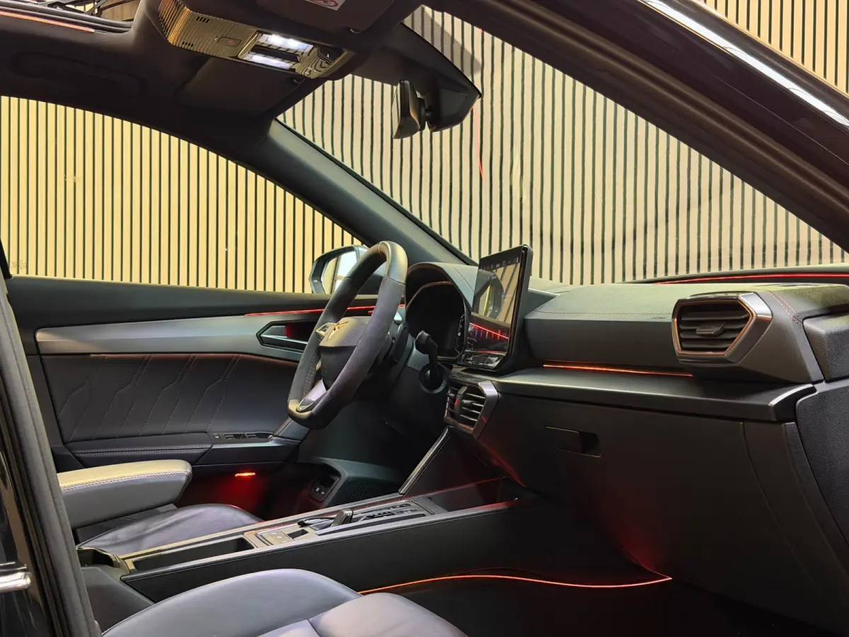 1.4 e-Hybrid VZ Performance Copper Edition|PANORAMADAK|360CAMERA|MEMORY|KEYLESS|CARPLAY|TREKHAAK|245PK|BOMVOL!