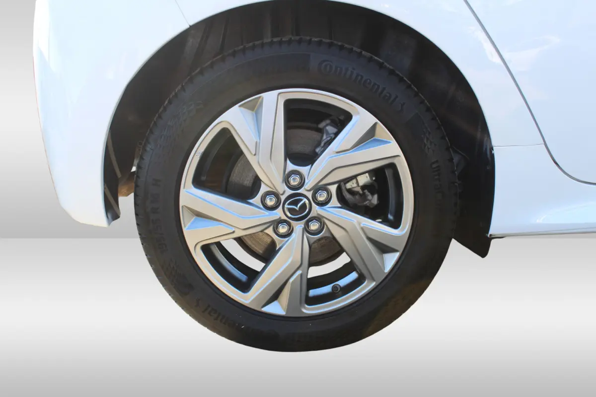 1.5 Exclusive-line l Adaptieve Cruise Contol l Lane Assist l Dodehoeksensor l PDC l Parkeercamera l Stuur- en Stoelverwarming l Apple carplay/ Android auto l 16 inch