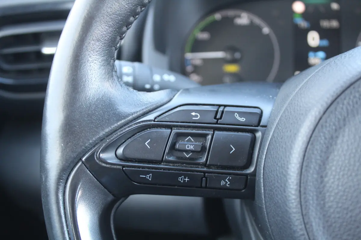 1.5 Exclusive-line l Adaptieve Cruise Contol l Lane Assist l Dodehoeksensor l PDC l Parkeercamera l Stuur- en Stoelverwarming l Apple carplay/ Android auto l 16 inch
