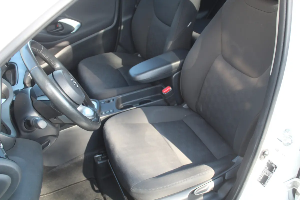 1.5 Exclusive-line l Adaptieve Cruise Contol l Lane Assist l Dodehoeksensor l PDC l Parkeercamera l Stuur- en Stoelverwarming l Apple carplay/ Android auto l 16 inch