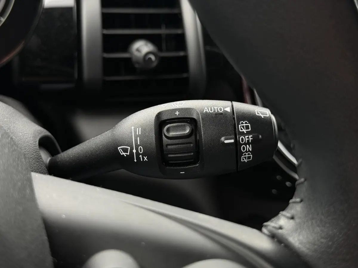Essential 33 kWh| Camera| Keyless| Carplay|