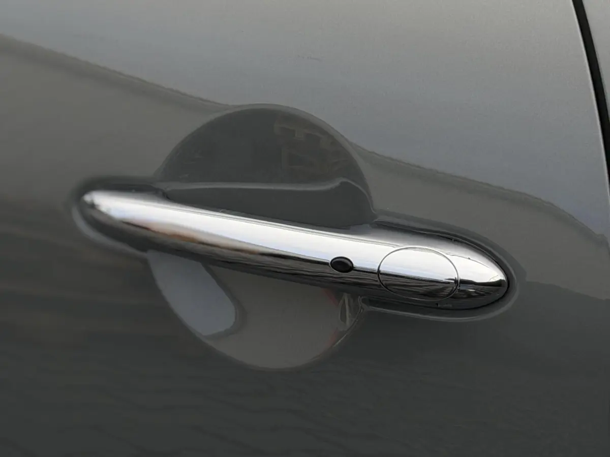 Essential 33 kWh| Camera| Keyless| Carplay|