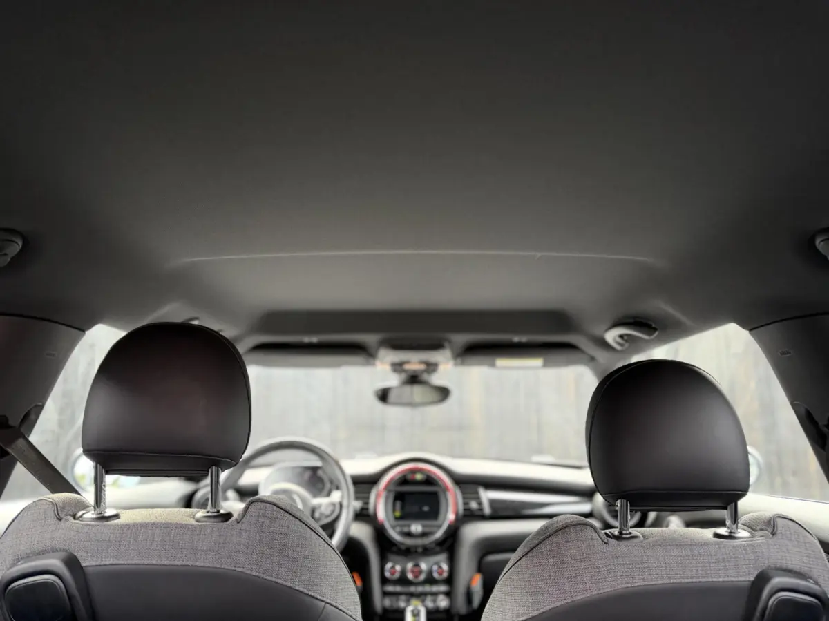 Essential 33 kWh| Camera| Keyless| Carplay|