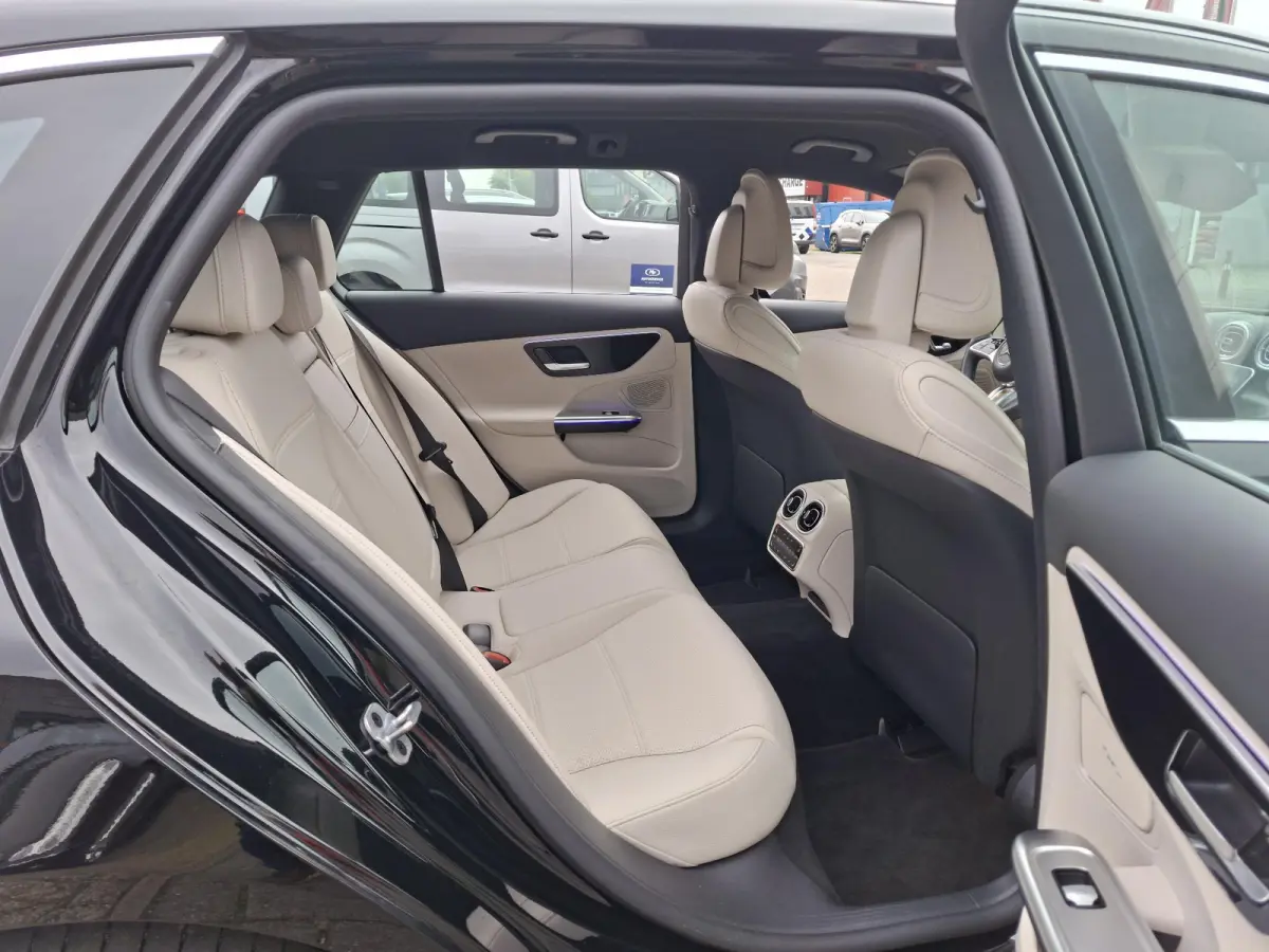 300 e Luxury PremiumPlus Aut.9G-Tronic Massage/Ventilatie | 313PK | PHEV | Actieradius Elektrisch:94km WLTP | VOL OPTIES | nw.Pr. 71.498,-