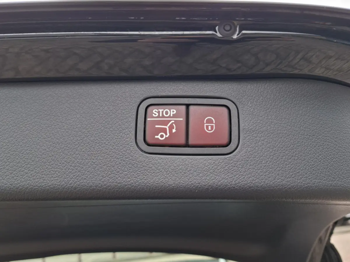 300 e Luxury PremiumPlus Aut.9G-Tronic Massage/Ventilatie | 313PK | PHEV | Actieradius Elektrisch:94km WLTP | VOL OPTIES | nw.Pr. 71.498,-