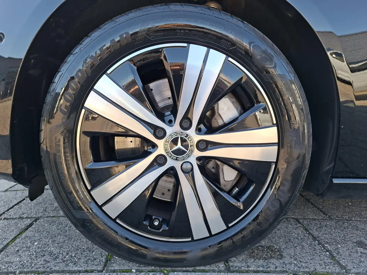 300 e Luxury PremiumPlus Aut.9G-Tronic Massage/Ventilatie | 313PK | PHEV | Actieradius Elektrisch:94km WLTP | VOL OPTIES | nw.Pr. 71.498,-