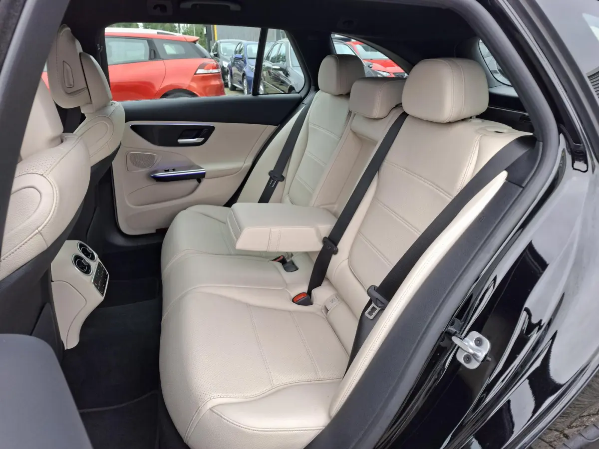 300 e Luxury PremiumPlus Aut.9G-Tronic Massage/Ventilatie | 313PK | PHEV | Actieradius Elektrisch:94km WLTP | VOL OPTIES | nw.Pr. 71.498,-