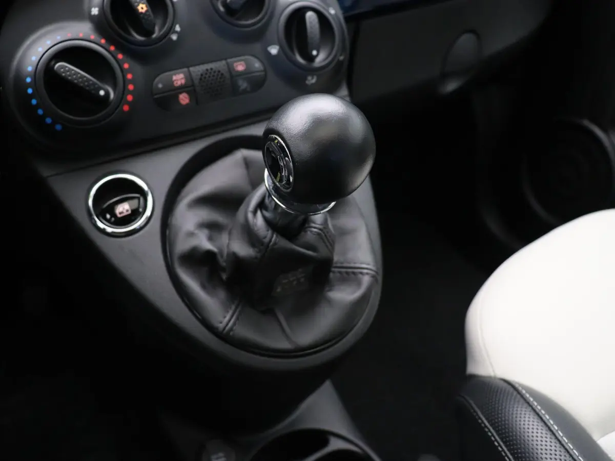 1.0 Hybrid Dolcevita | schuif- kanteldak | airco | cruise control |