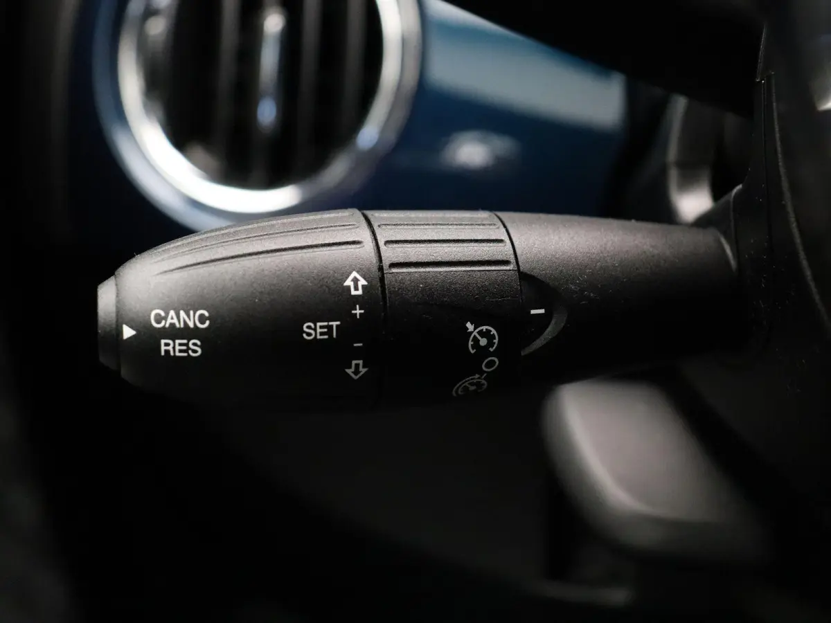 1.0 Hybrid Dolcevita | schuif- kanteldak | airco | cruise control |