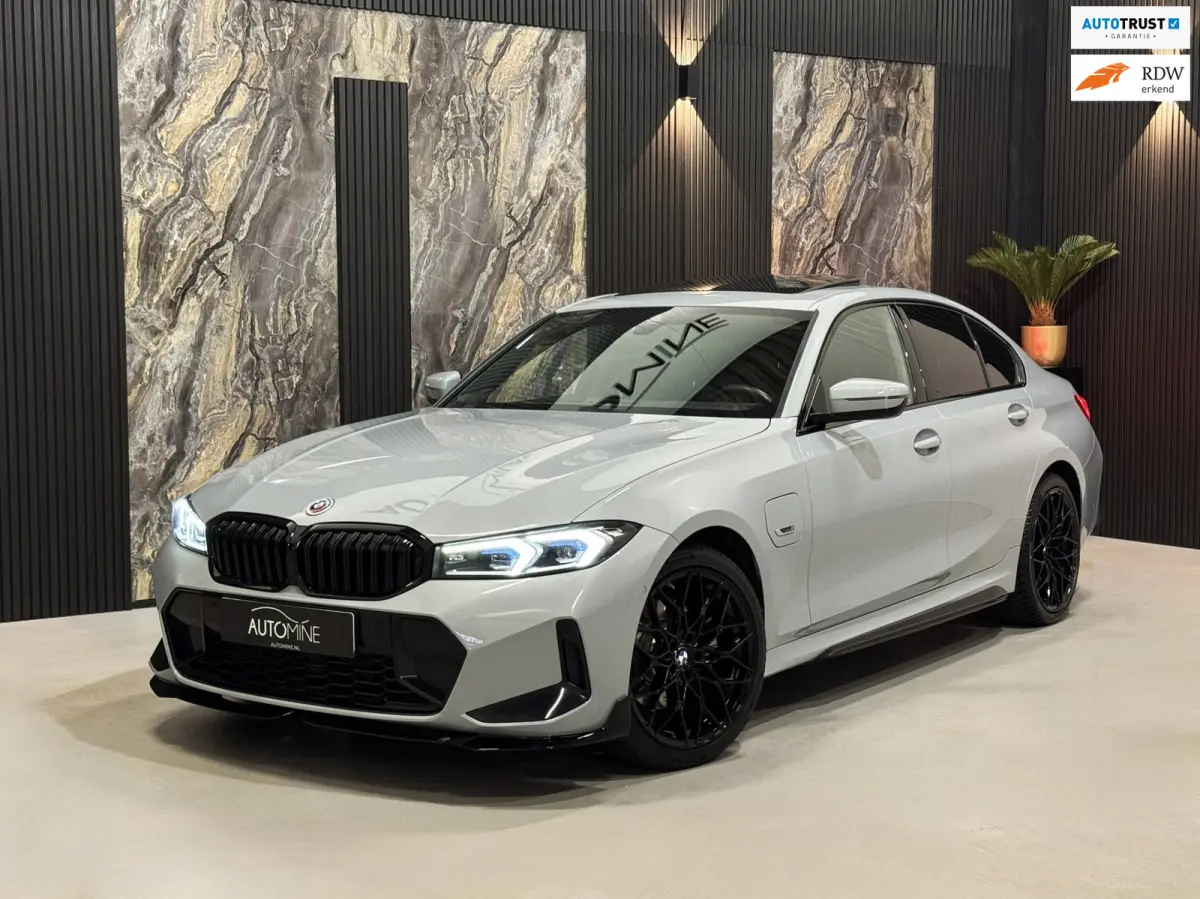 330e M-Performance|PANO|CURVED SCREEN|LASER|HARMAN KARDON|BOMVOL!