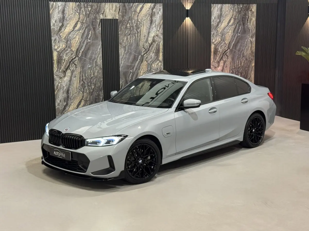 330e M-Performance|PANO|CURVED SCREEN|LASER|HARMAN KARDON|BOMVOL!