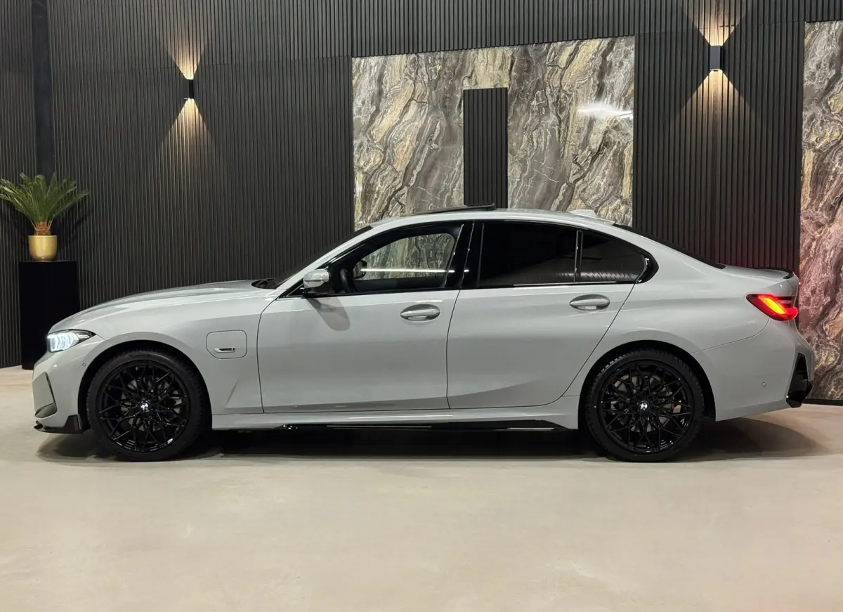330e M-Performance|PANO|CURVED SCREEN|LASER|HARMAN KARDON|BOMVOL!