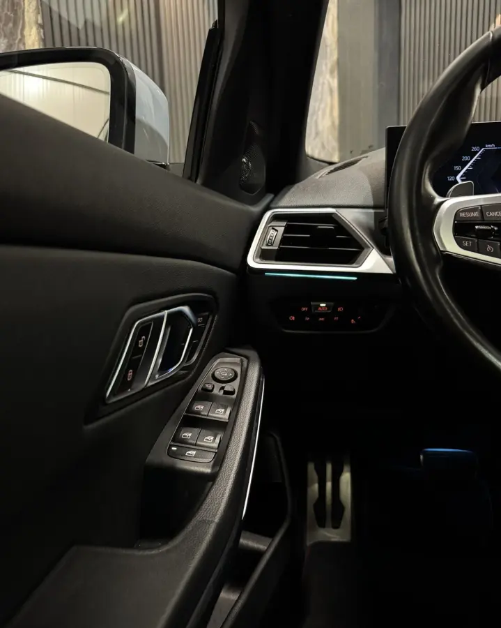 330e M-Performance|PANO|CURVED SCREEN|LASER|HARMAN KARDON|BOMVOL!