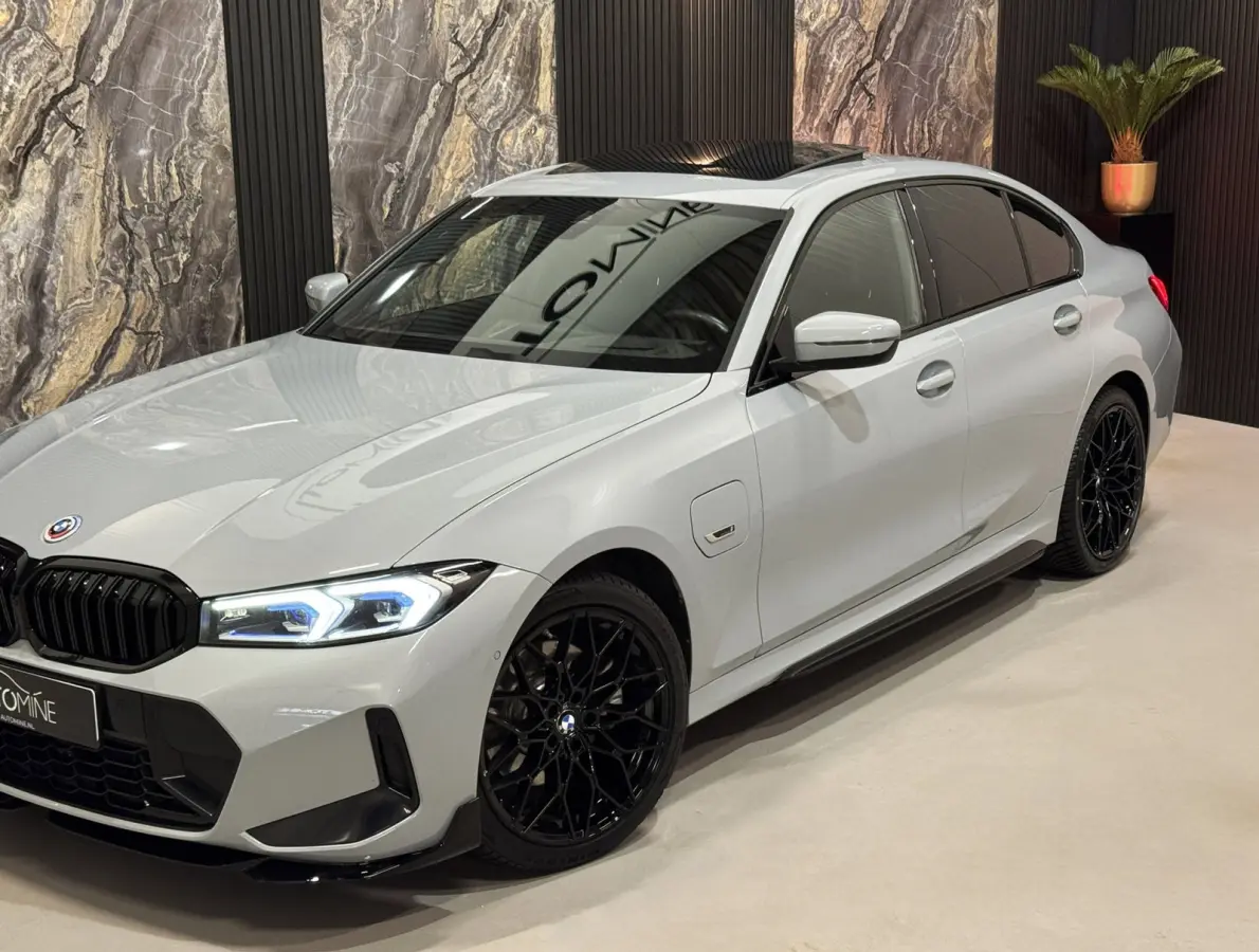 330e M-Performance|PANO|CURVED SCREEN|LASER|HARMAN KARDON|BOMVOL!