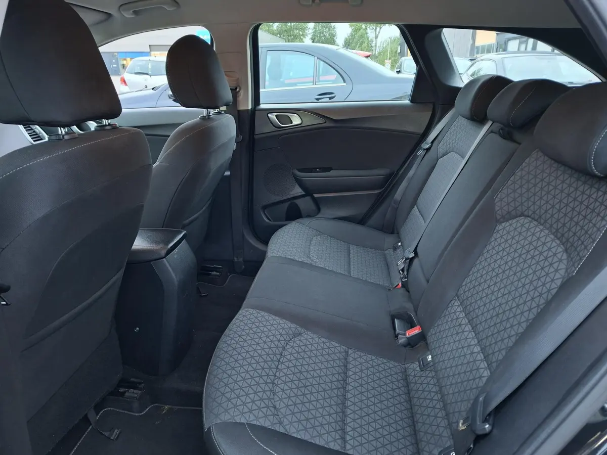 1.0 T-GDi Automaat DynamicLine M-Hybrid/100% onderh./Camera/Carplay/Origineel-NL auto/Climate Control/AllSeason bnd.