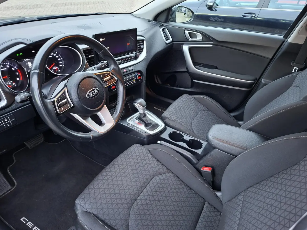 1.0 T-GDi Automaat DynamicLine M-Hybrid/100% onderh./Camera/Carplay/Origineel-NL auto/Climate Control/AllSeason bnd.
