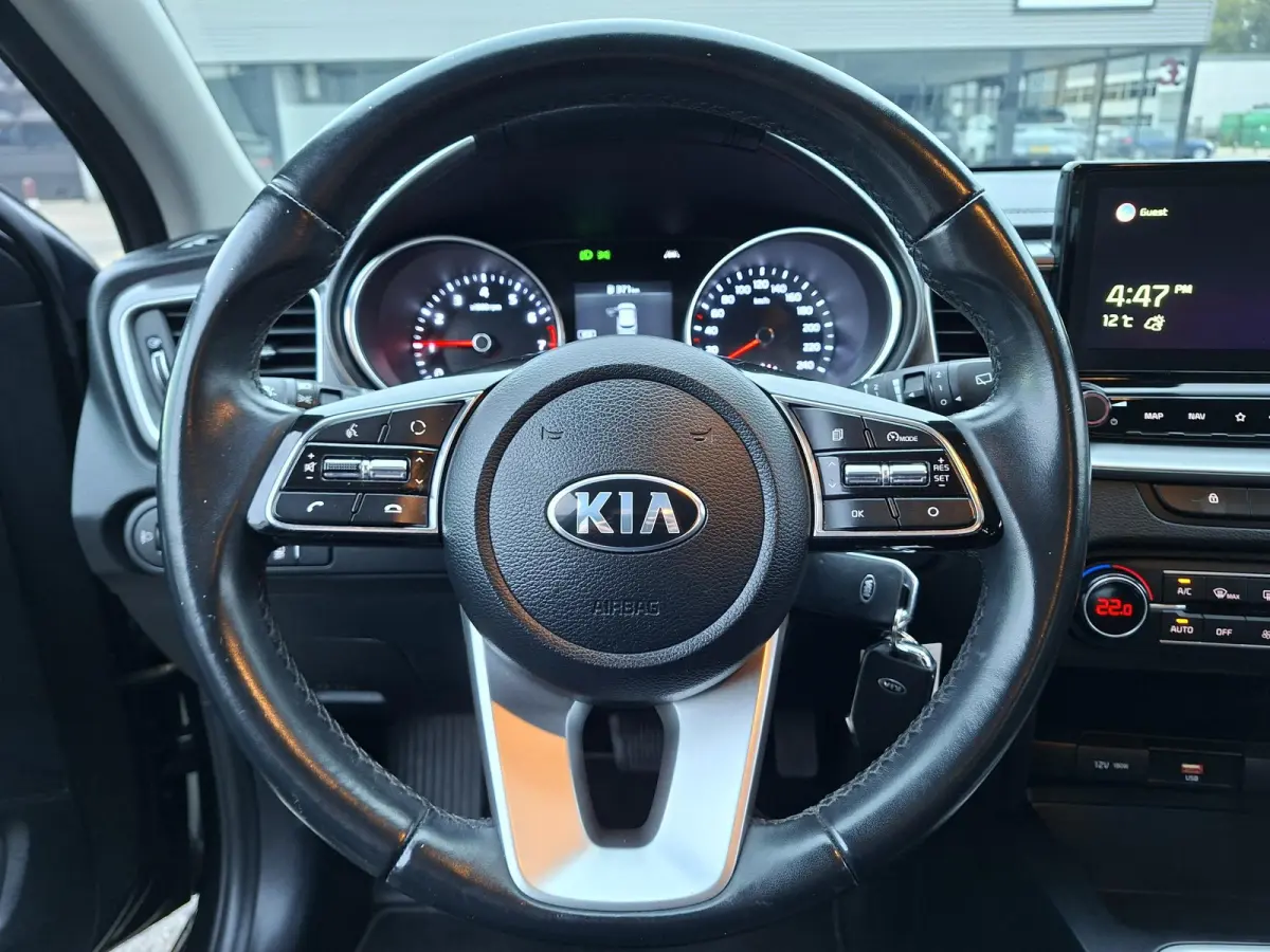1.0 T-GDi Automaat DynamicLine M-Hybrid/100% onderh./Camera/Carplay/Origineel-NL auto/Climate Control/AllSeason bnd.