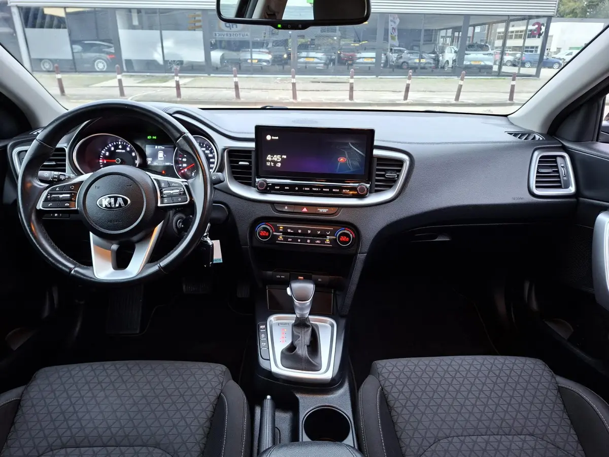 1.0 T-GDi Automaat DynamicLine M-Hybrid/100% onderh./Camera/Carplay/Origineel-NL auto/Climate Control/AllSeason bnd.