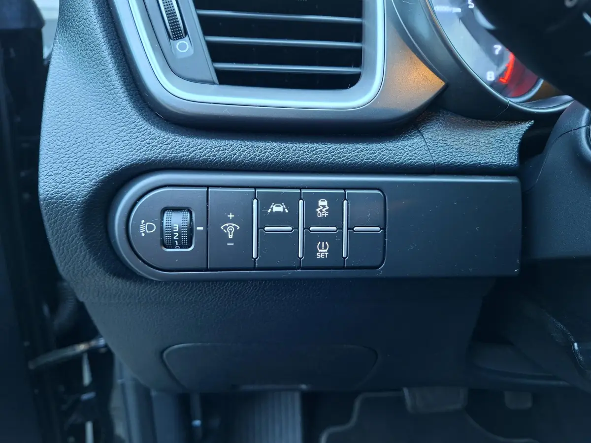 1.0 T-GDi Automaat DynamicLine M-Hybrid/100% onderh./Camera/Carplay/Origineel-NL auto/Climate Control/AllSeason bnd.