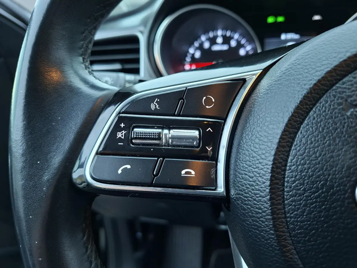 1.0 T-GDi Automaat DynamicLine M-Hybrid/100% onderh./Camera/Carplay/Origineel-NL auto/Climate Control/AllSeason bnd.